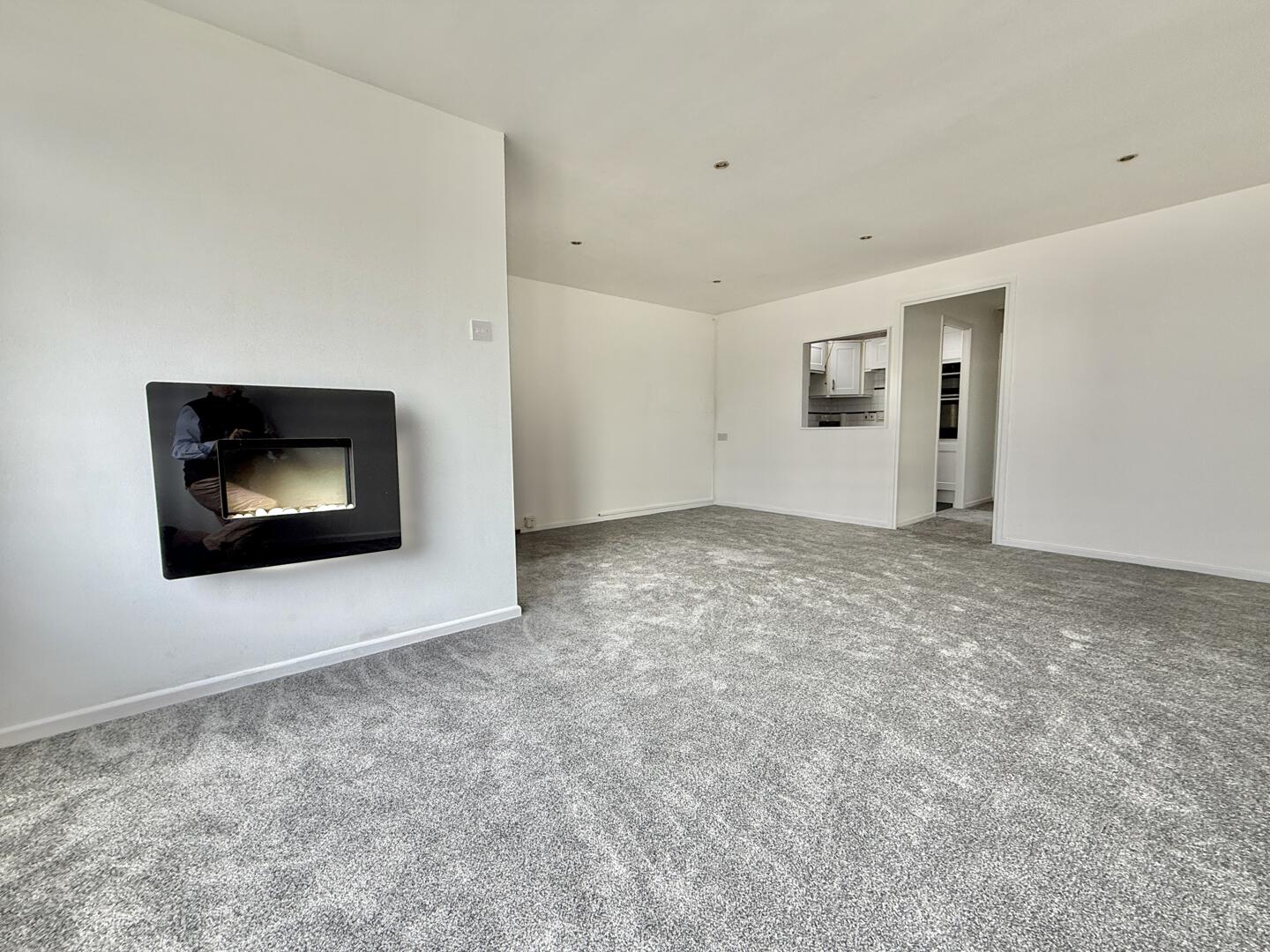 2 bed property in Ellen Close, Truro